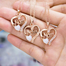 Cargar imagen en el visor de la galería, Collar Corazón de Madre