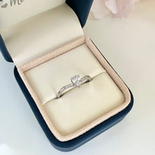 Cargar imagen en el visor de la galería, Lagrima de Amor
